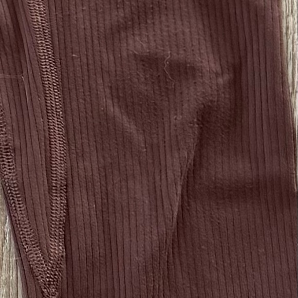 Lululemon Brown Align Ribbed Crop Leggings - Picture 4 of 5